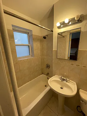 Rented by City Express Realty & Management Corp | media 8