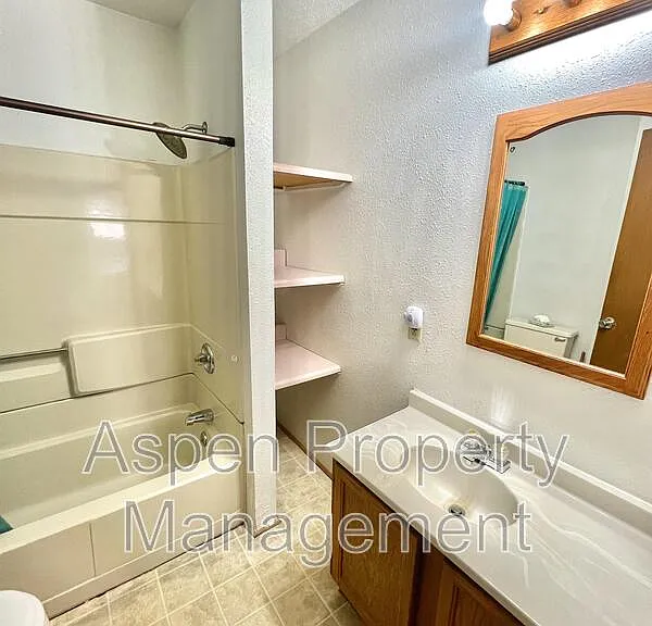 1313 Division St #1315 — Photo 11