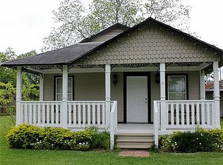 810 Oak Ave, Highlands, TX 77562