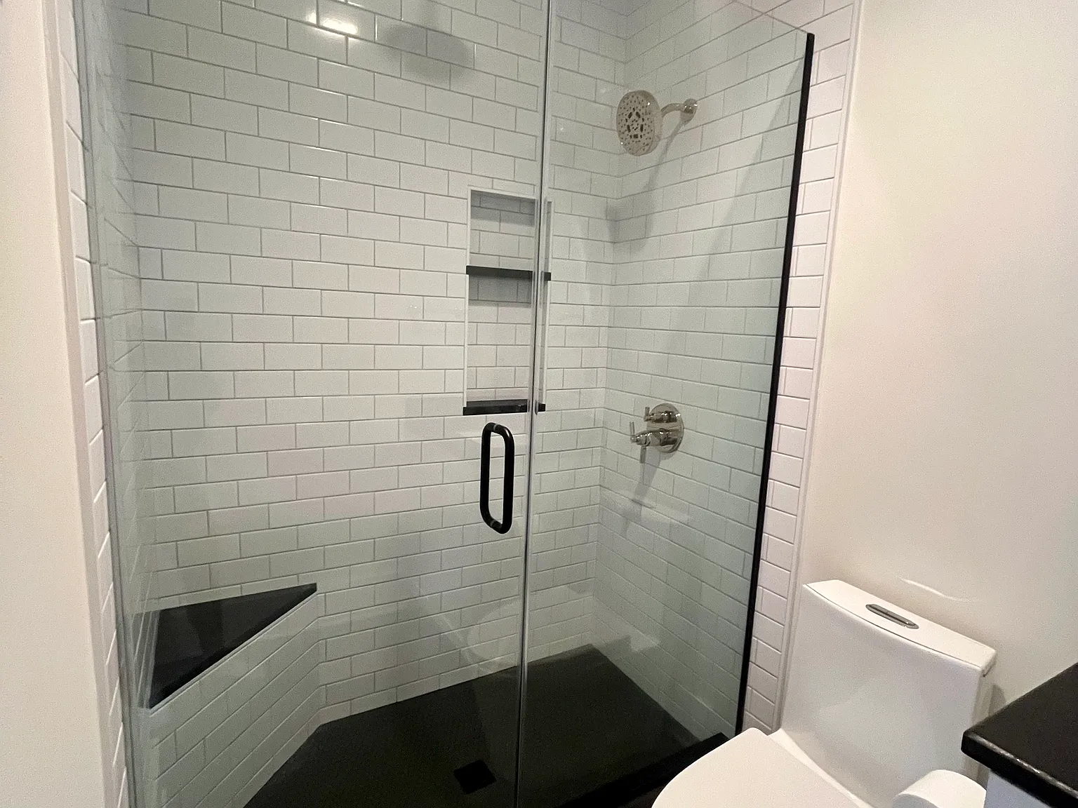 1 bed, 725 sqft, $2,100 — Photo 4