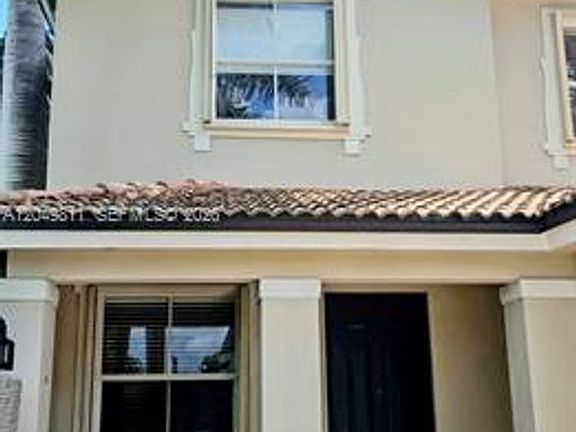 4th image of 4163 NE 11th St #Townhouse 4163