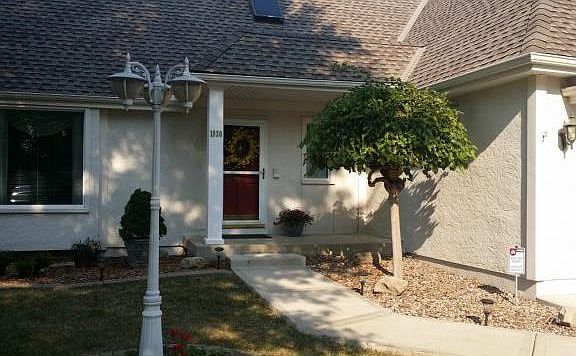 2nd image of 1030 SE Timbercreek Ln