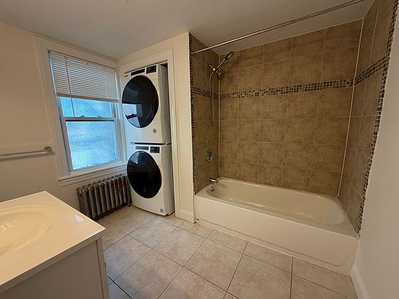 5th image of 77 Pearl St Unit 2