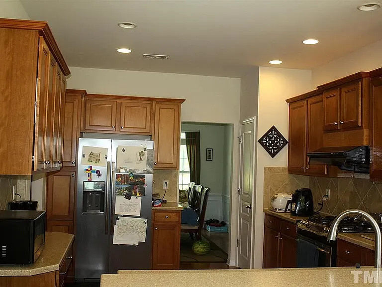 210 Oswego Ct — Photo 12