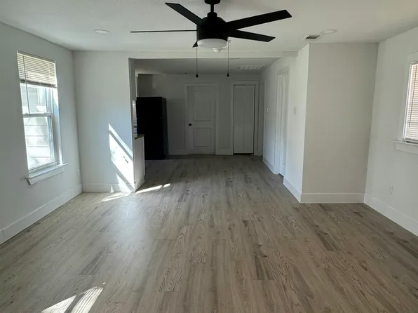 1203 Panhandle St Ste 4, Denton, TX 76201