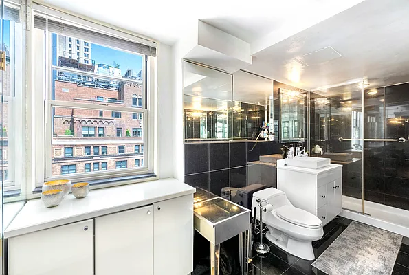 Rented by AVENUE 8 INC | media 11