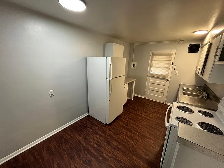 3202 McArthur Dr — Photo 33