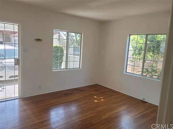 3rd image of 1130 S Chapel Ave