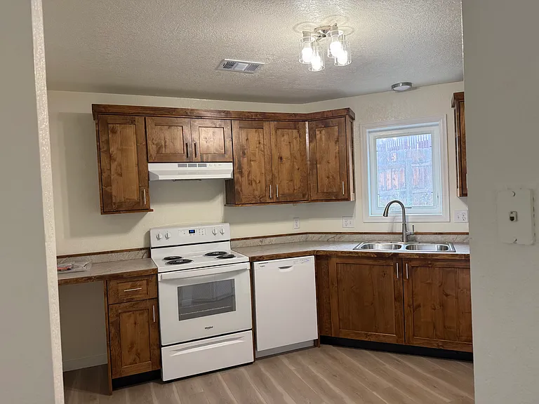 2139 E Hancock St #C — Photo 8
