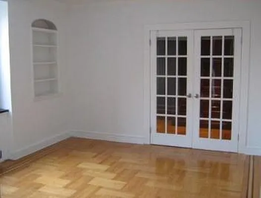 Rented by Minetta Lane Realty Corp | media 22