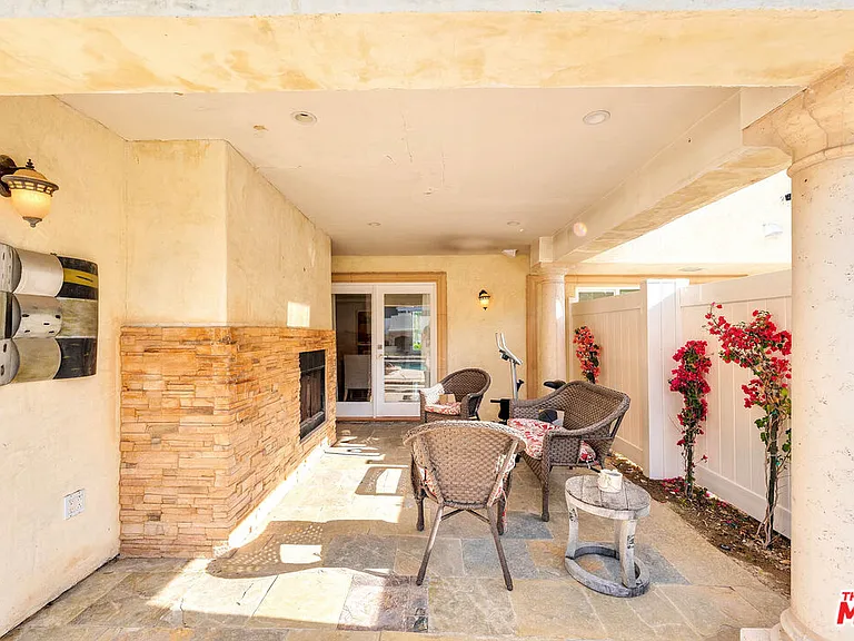 5890 Fairhaven Ave — Photo 22