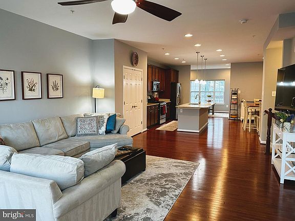3rd image of 7827 River Rock Way