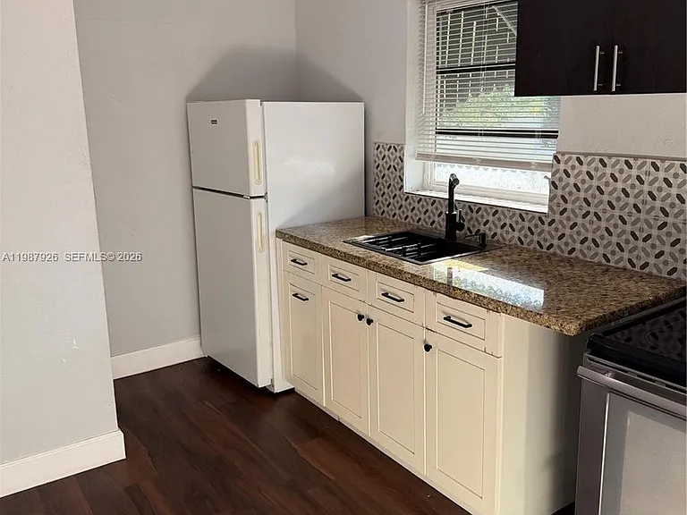 217 E 48th St #2 — Photo 16