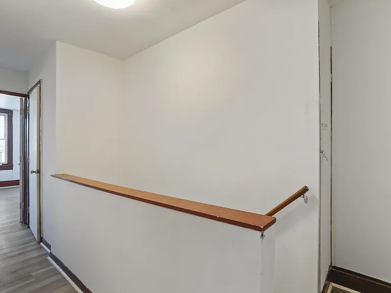 216-218 N College St — Photo 16
