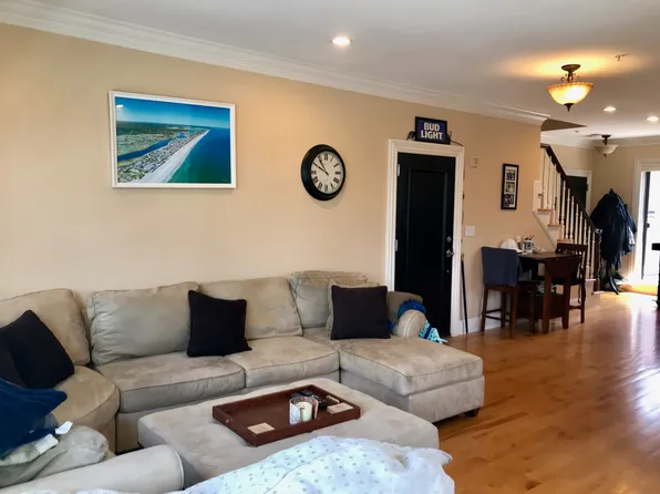 360-362 Dorchester St #3, South Boston, MA 02127