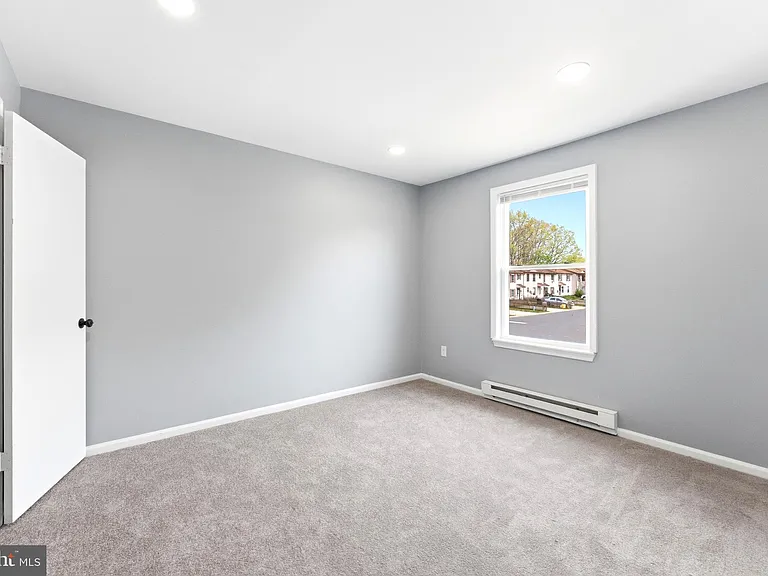 79 Edinshire Rd — Photo 11