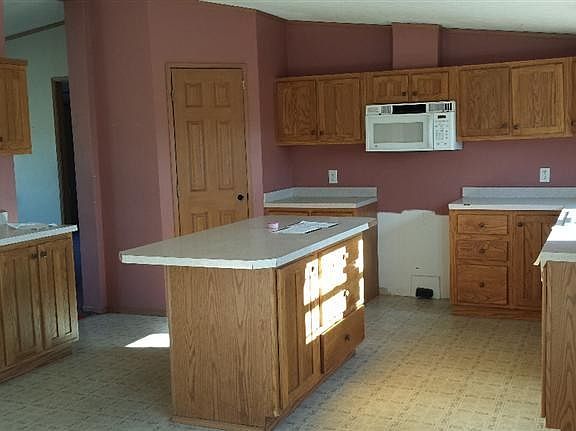 3rd image of 457 Staunton St