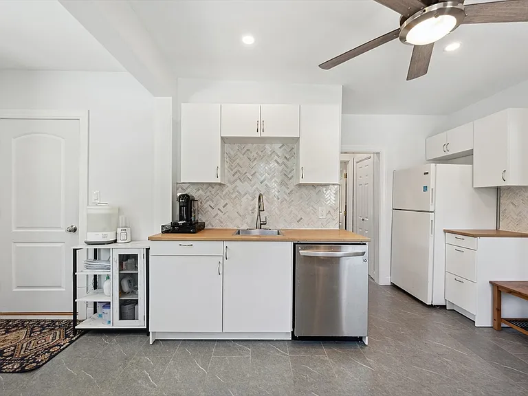 90 Irving St #2 — Photo 7