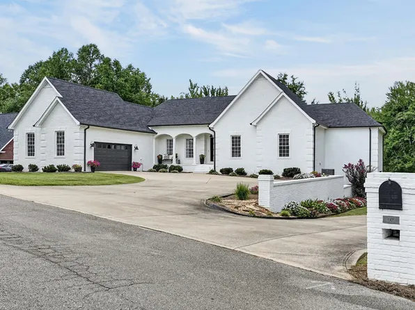 747 Coveview Cir, Cookeville, TN 38506