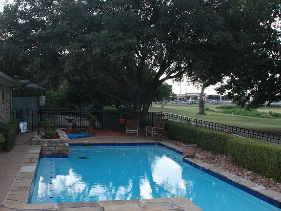 5th image of 3409 Greenview Dr