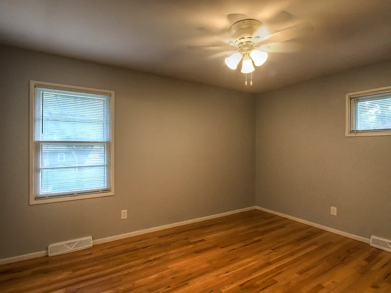 7747 Howe Dr — Photo 19
