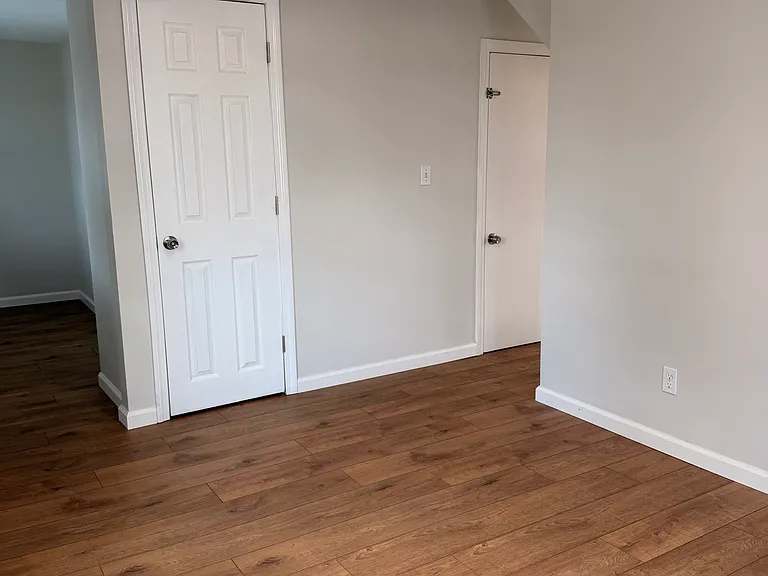 47 Vernon St E #1 — Photo 20