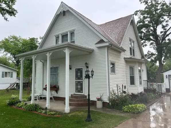 1304 Siegel St, Tama, IA 52339