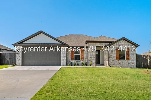 1071 Emerald St Photo 1