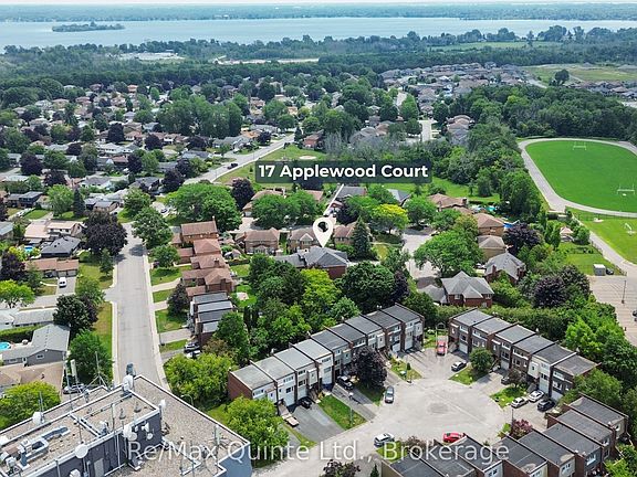2nd image of 17 Applewood Ct