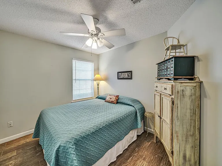 1696 Valparaiso Blvd — Photo 31
