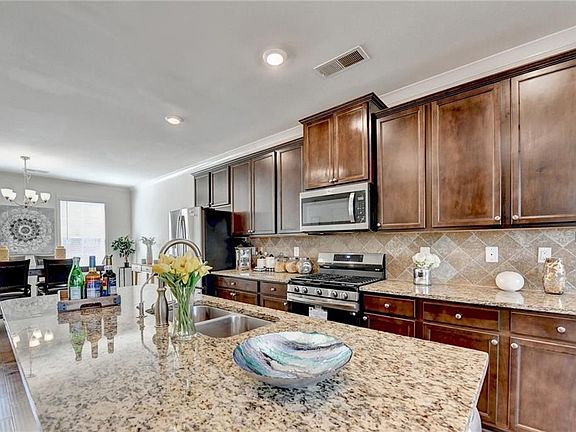 5th image of 2136 Post Grove Rd