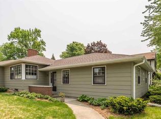 109 W 33rd St, Sioux Falls, SD 57105