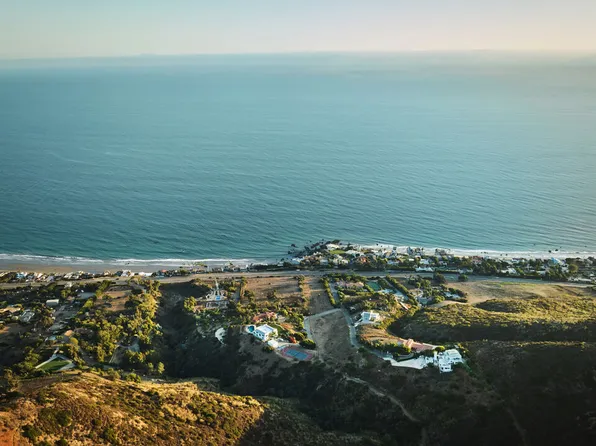 (undisclosed Address), Malibu, CA 90265