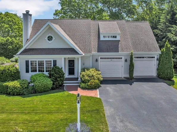 80 Schooner Ln, Barnstable, MA 02630