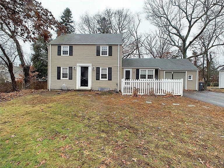 2nd image of 633 Prudence Ct