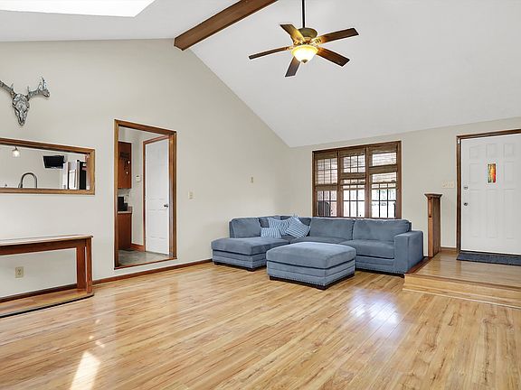 5th image of 1376 N County Road 475 E