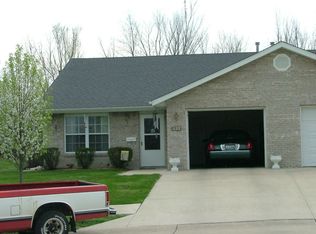 1122 Lowry Ct, Moberly, MO 65270