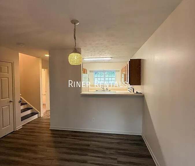2412 Millwood Loop — Photo 5
