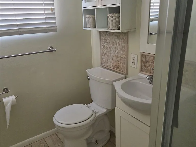 522 Clubhouse Ave — Photo 3