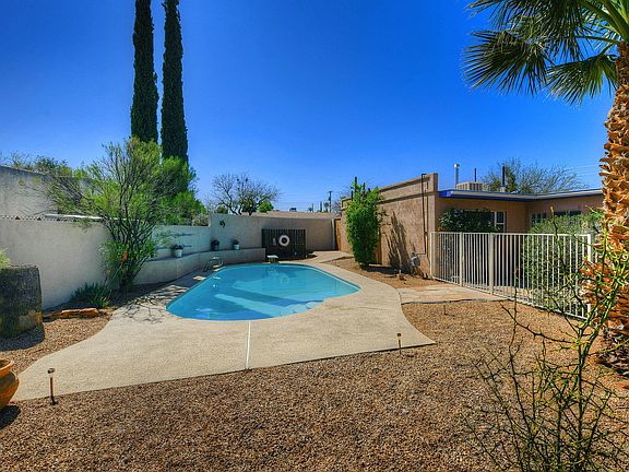 4th image of 3714 N Tucson Blvd