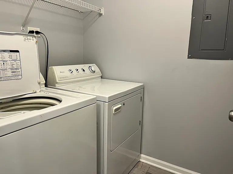 1244 N Red Oak Cir #3 — Photo 3