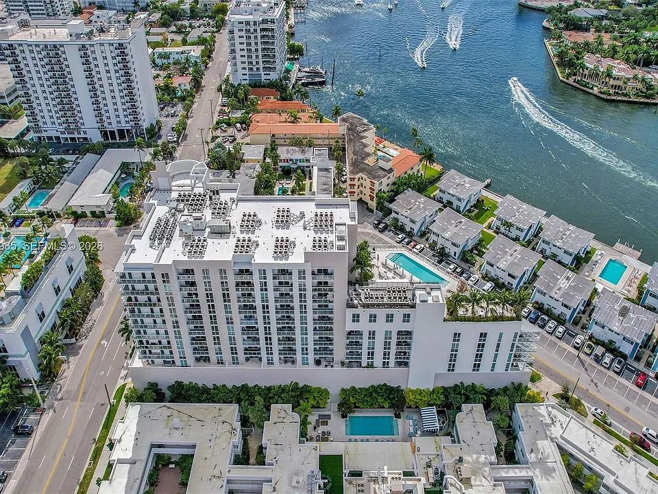 401 N Birch Rd #513