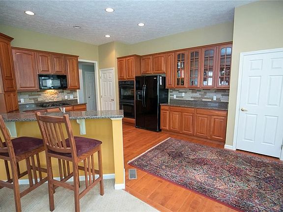 3rd image of 3379 Buckhaven Dr