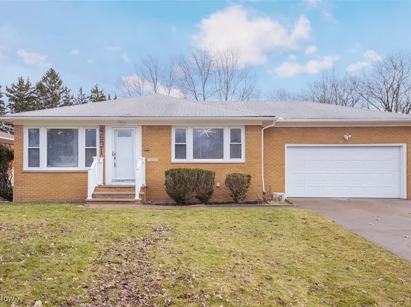 4631 Belfiore Rd, Warrensville Heights, OH 44128