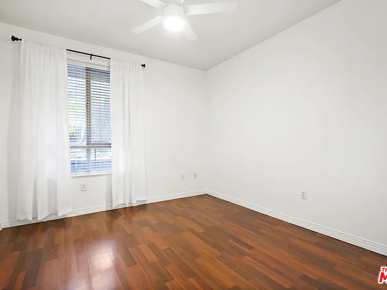 100 S Alameda St #115 — Photo 14
