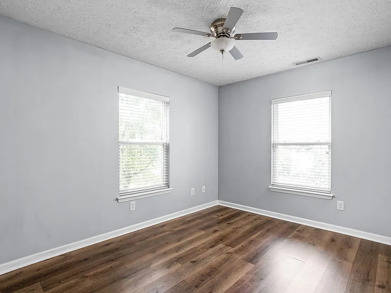 2213 N Talbott St — Photo 12