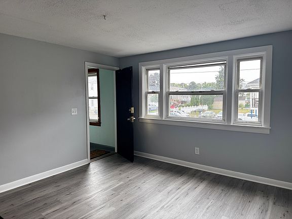 4th image of 82 Richmond St #2B