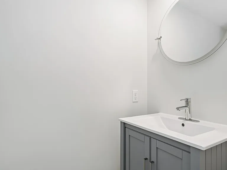 8906 Shady Hls — Photo 14