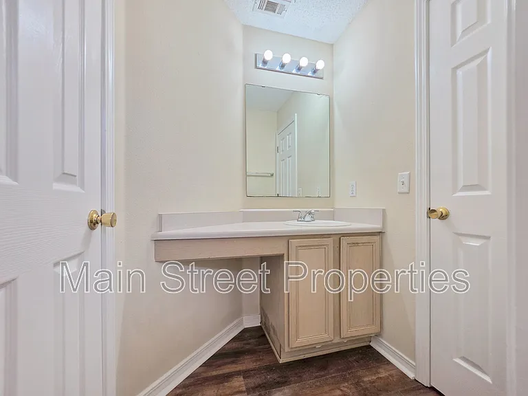 1057 Freeboard Blvd — Photo 16