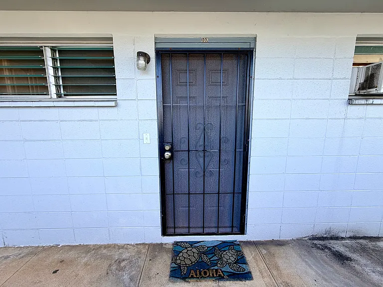 909 University Ave #107 — Photo 10